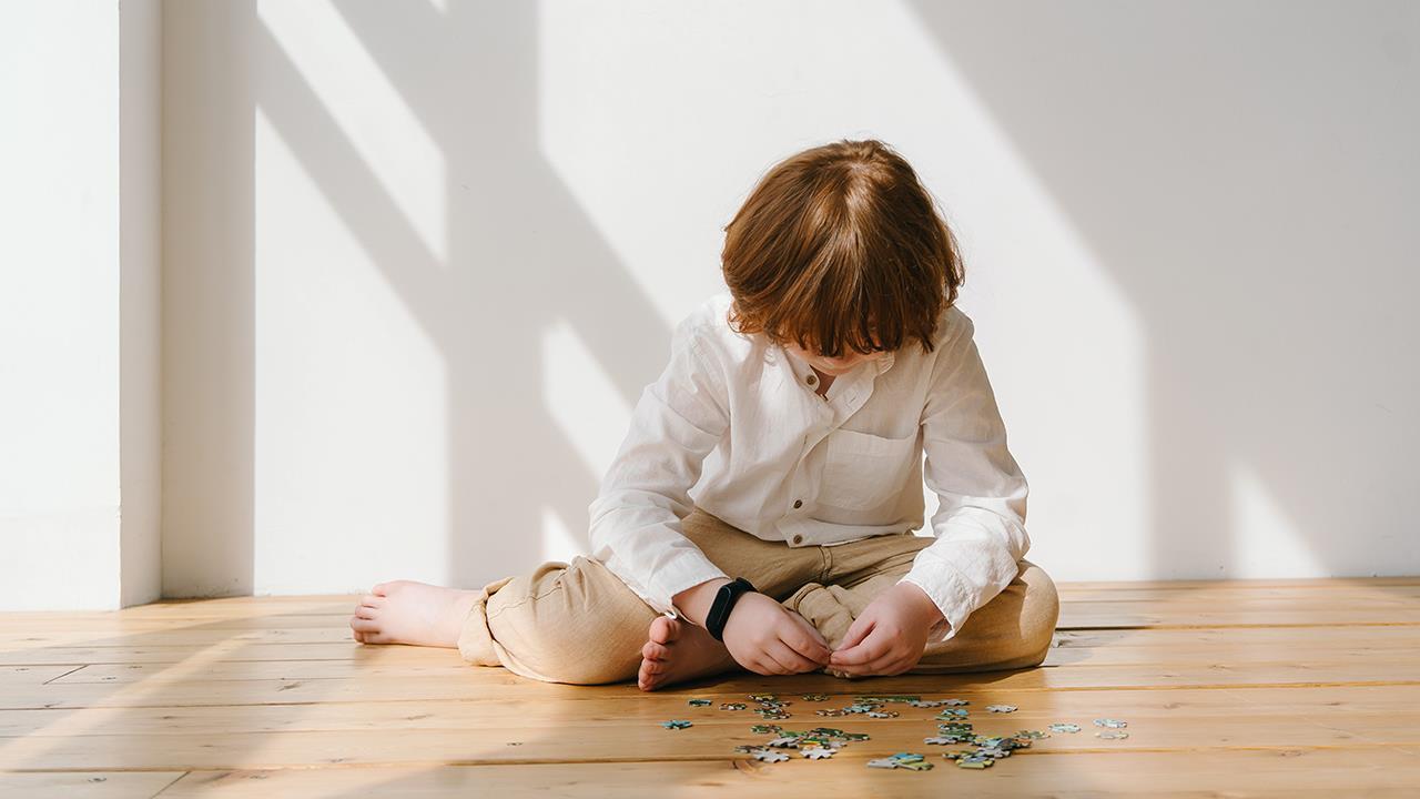 Według ekspertów, u dziewcząt autyzm jest diagnozowany rzadziej niż u chłopców.