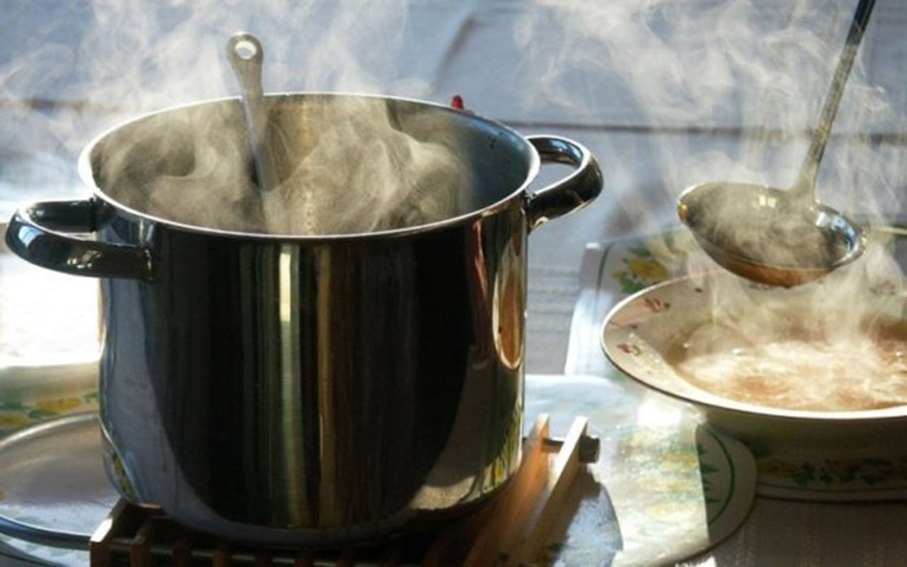 Wkrótce w Lidl: zestaw żeliwnych garnków w stylu Le Creuset w cenie 59,99 euro za trzy sztuki.