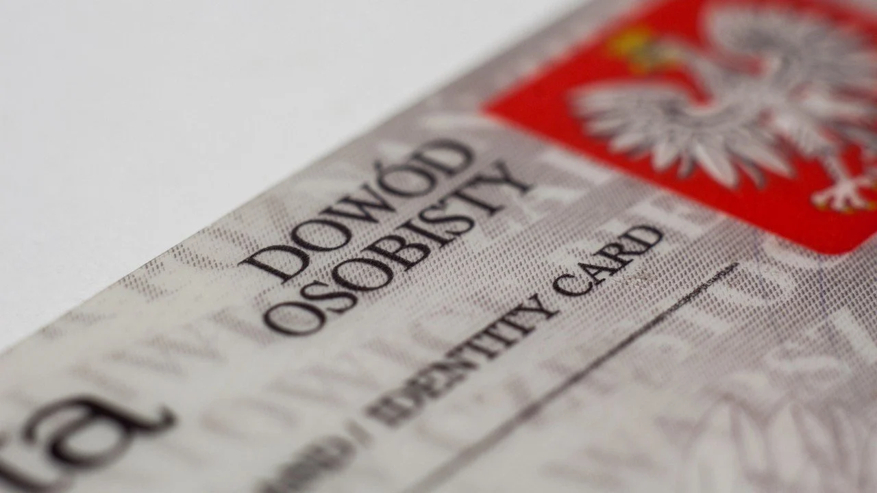 Paszport i dowód osobisty: kto musi je odnowić w 2026 roku i ile kosztuje ta procedura?