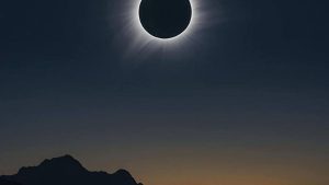 Zaćmienie Słońca w 2026 roku: jak długo będzie trwało, w jakich krajach będzie widoczne „ogniste pierścień” 17 lutego, a także daty innych zaćmień.