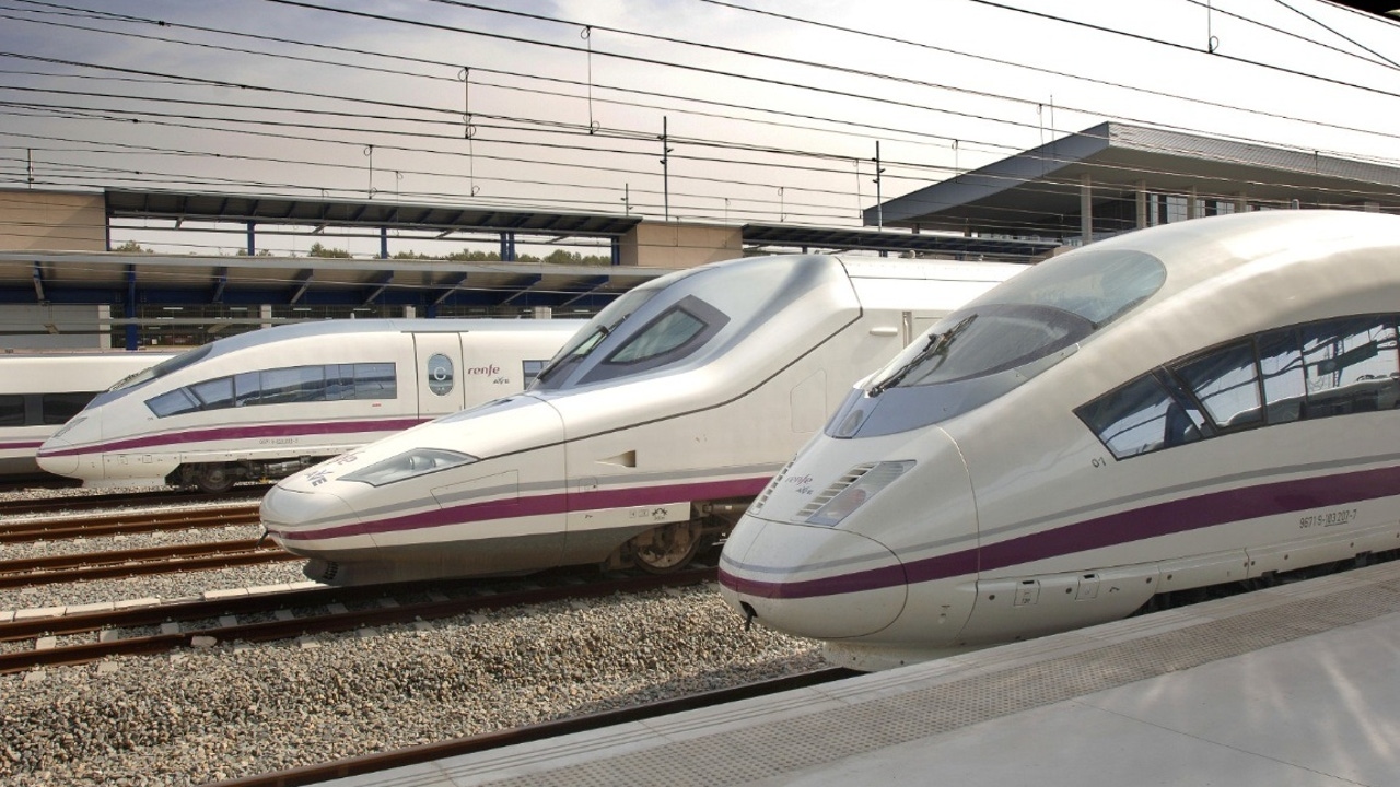 Strajk maszynistów pociągów Renfe: minimalna liczba połączeń na liniach Cercanías, AVE i Rodalies oraz czas trwania strajku.