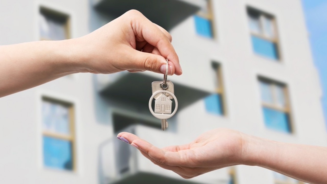 Prawo dotyczące wynajmu mieszkań zostaje zniesione! Teraz wynajmujący nie mogą eksmitować najemców, którzy mogą pozostać w lokalu, nawet jeśli nie przedłużą umowy.