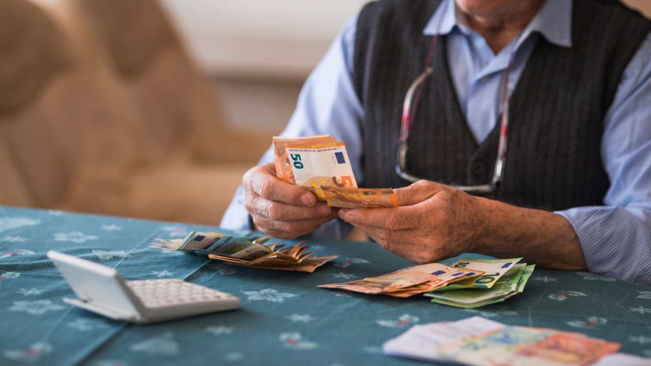 Rząd będzie przeprowadzał kontrole w poszczególnych mieszkaniach pod kątem nielegalnych wypłat emerytur i zasiłków socjalnych.