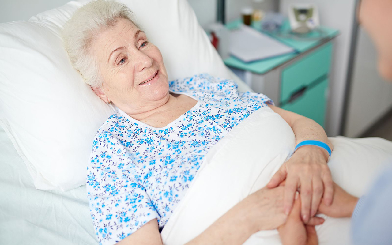 Ani nieprawidłowe odżywianie, ani siedzący tryb życia nie są nawykami, które w największym stopniu skracają długość życia.