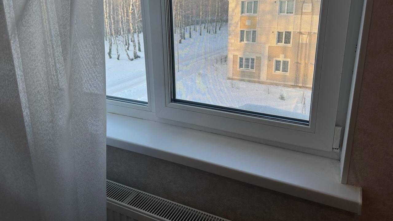 Jak ocieplić szyby okienne w domu, aby zachować ciepło w domu (i zaoszczędzić na ogrzewaniu)