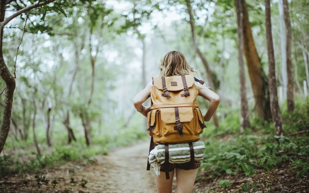 Firmy nie mają prawa codziennie przeszukiwać toreb lub plecaków swoich pracowników: jest to dozwolone tylko w obecności przedstawiciela prawnego i w godzinach pracy.