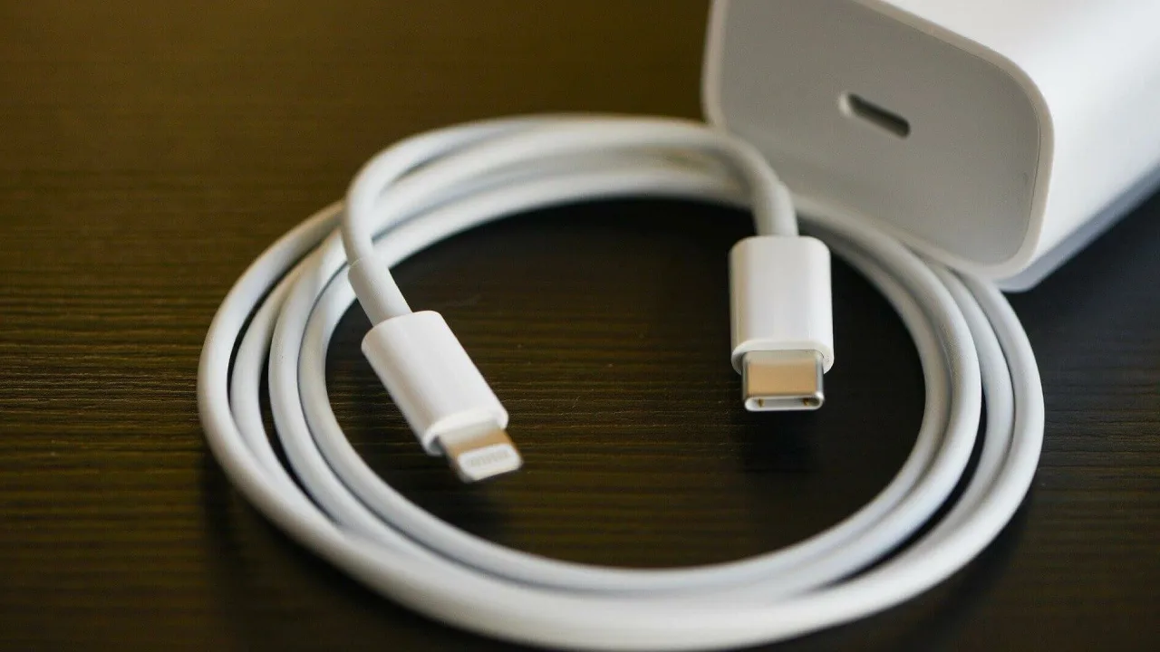 W Twoim domu znajduje się skarb: jak ponownie wykorzystać stare ładowarki, których już nie używasz?