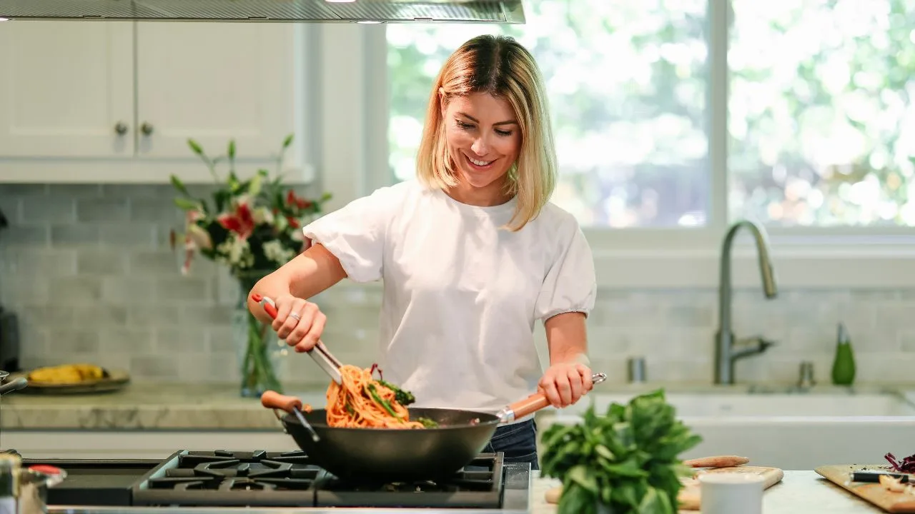 Prawo dotyczące własności poziomej potwierdza to: jeśli zapachy gotowania z mieszkania sąsiada docierają do pomieszczeń wspólnego użytku.