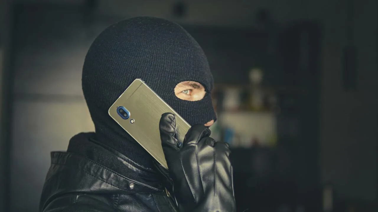 Przez pomyłkę odebrałem spamowy telefon: przewodnik dotyczący ochrony prywatności w nagłych przypadkach