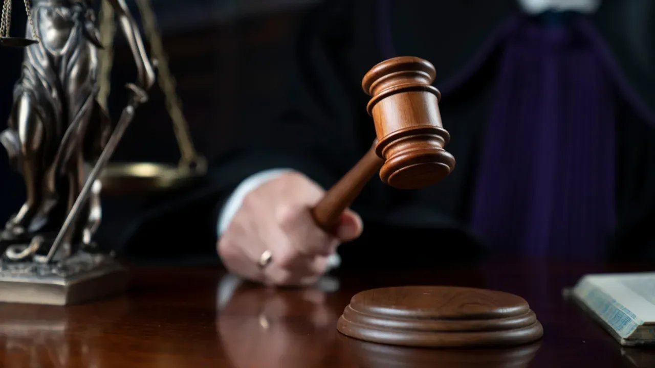 Ważna decyzja Sądu Najwyższego: kto może żądać od państwa odszkodowania za szkody spowodowane przez administrację państwową i jak to się odbywa.