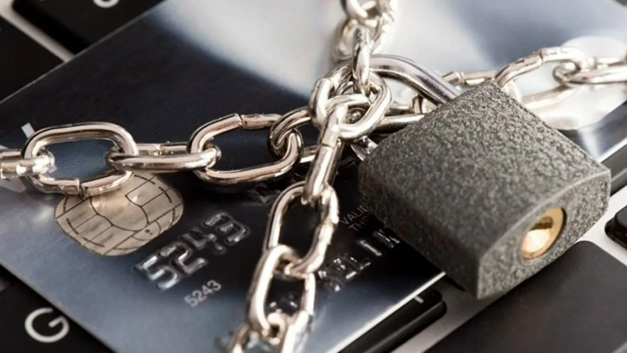 To już oficjalne | Rząd potwierdził, że skonfiskuje wszystkie wymienione tutaj rachunki bankowe i aktywa.