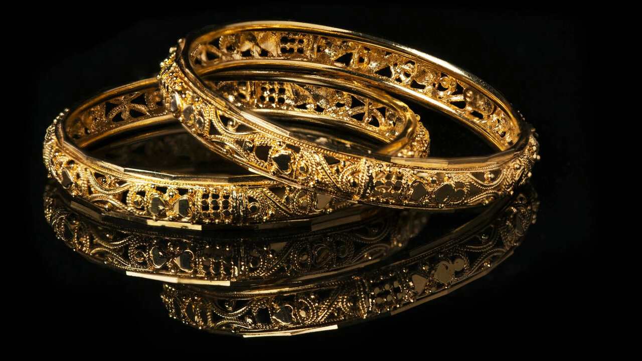 Ekspert ds. ekskluzywnej biżuterii: „Biżuterię z przetworzonego złota wybiera się raczej ze względu na jej cenę niż ekologiczność”.