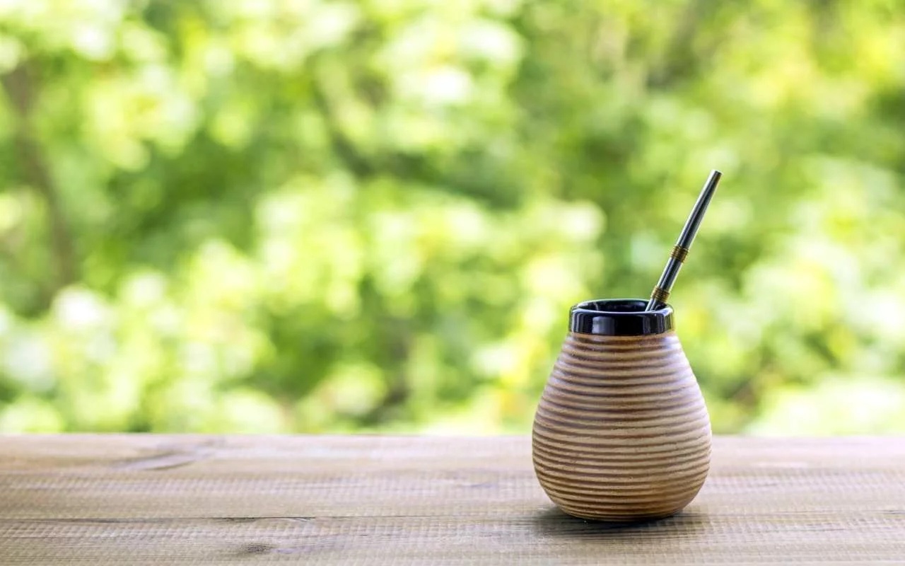 Jak przygotować idealny mate: temperatura wody i sposoby przygotowania.