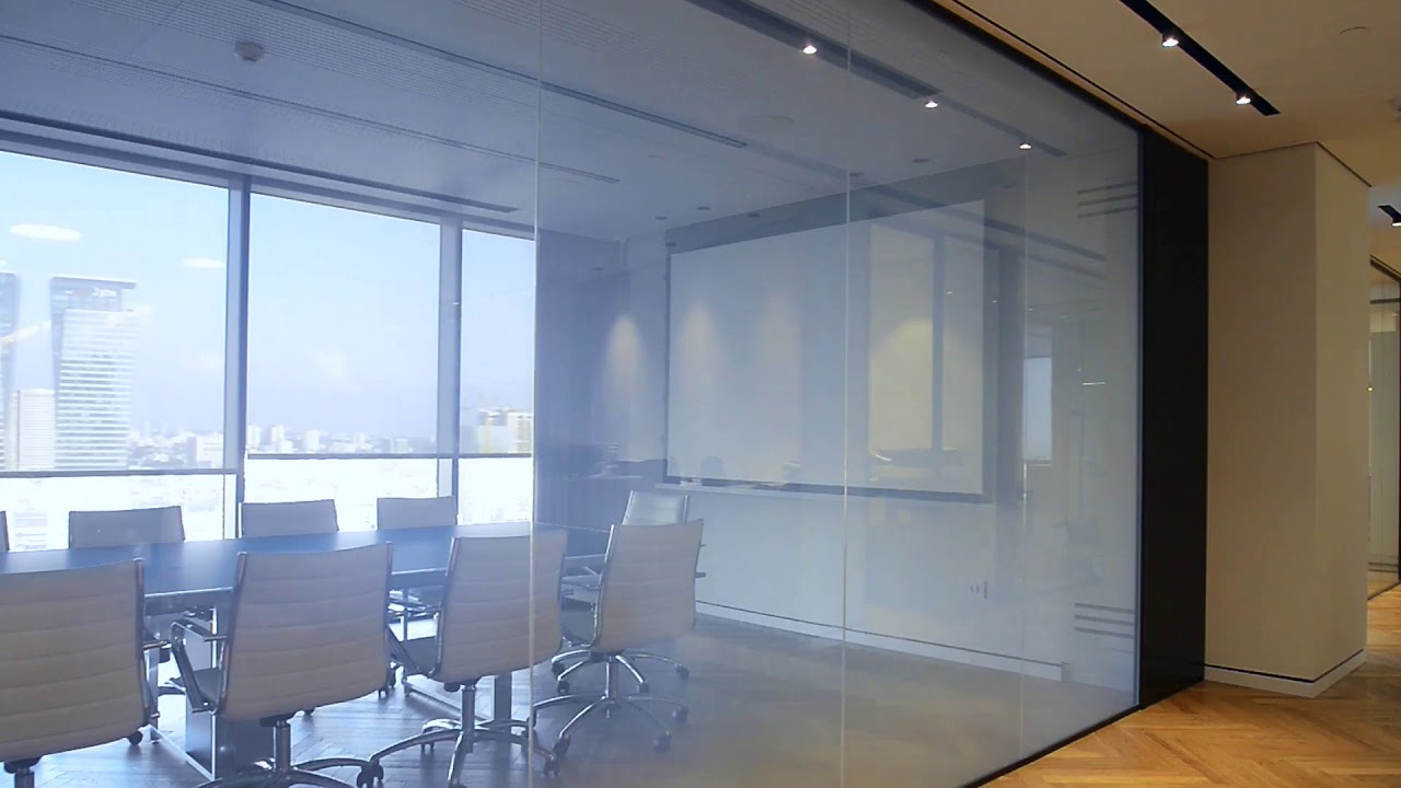 Zasłony zaciemniające wyszły z mody: nowa technologia jest bardziej praktyczna i poprawia jakość snu.