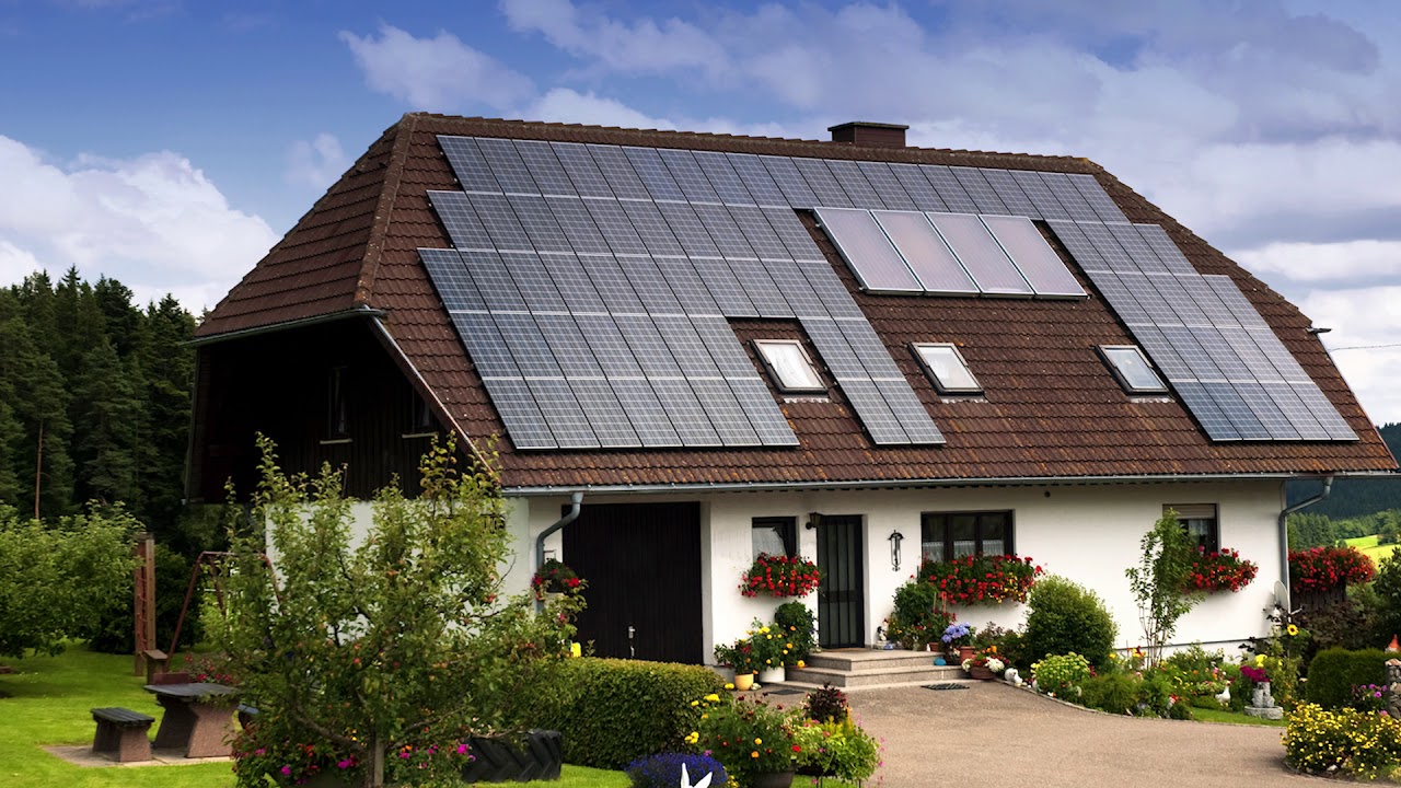 Grupa inżynierów wykorzystuje starożytne chińskie technologie budowlane do tworzenia energooszczędnych dachówek zasilanych energią słoneczną.