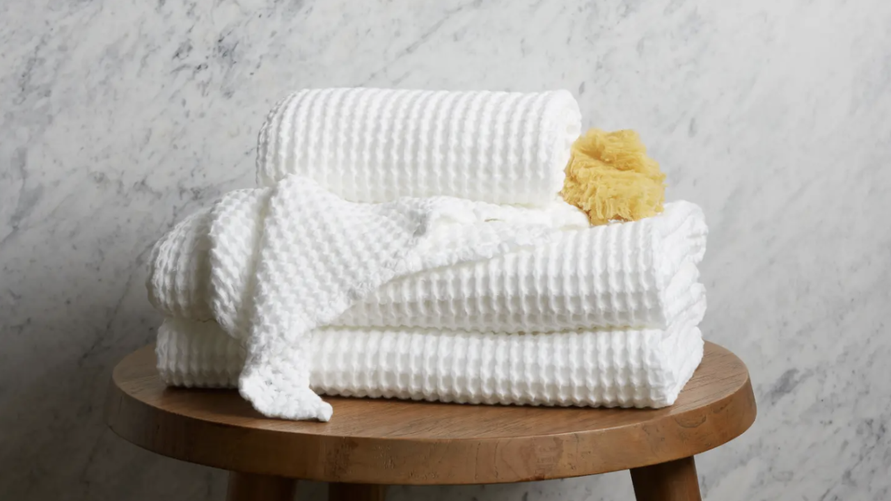 Ręczniki papierowe odchodzą do przeszłości: nowe, bardziej ekonomiczne wynalazki zyskują popularność w domach.